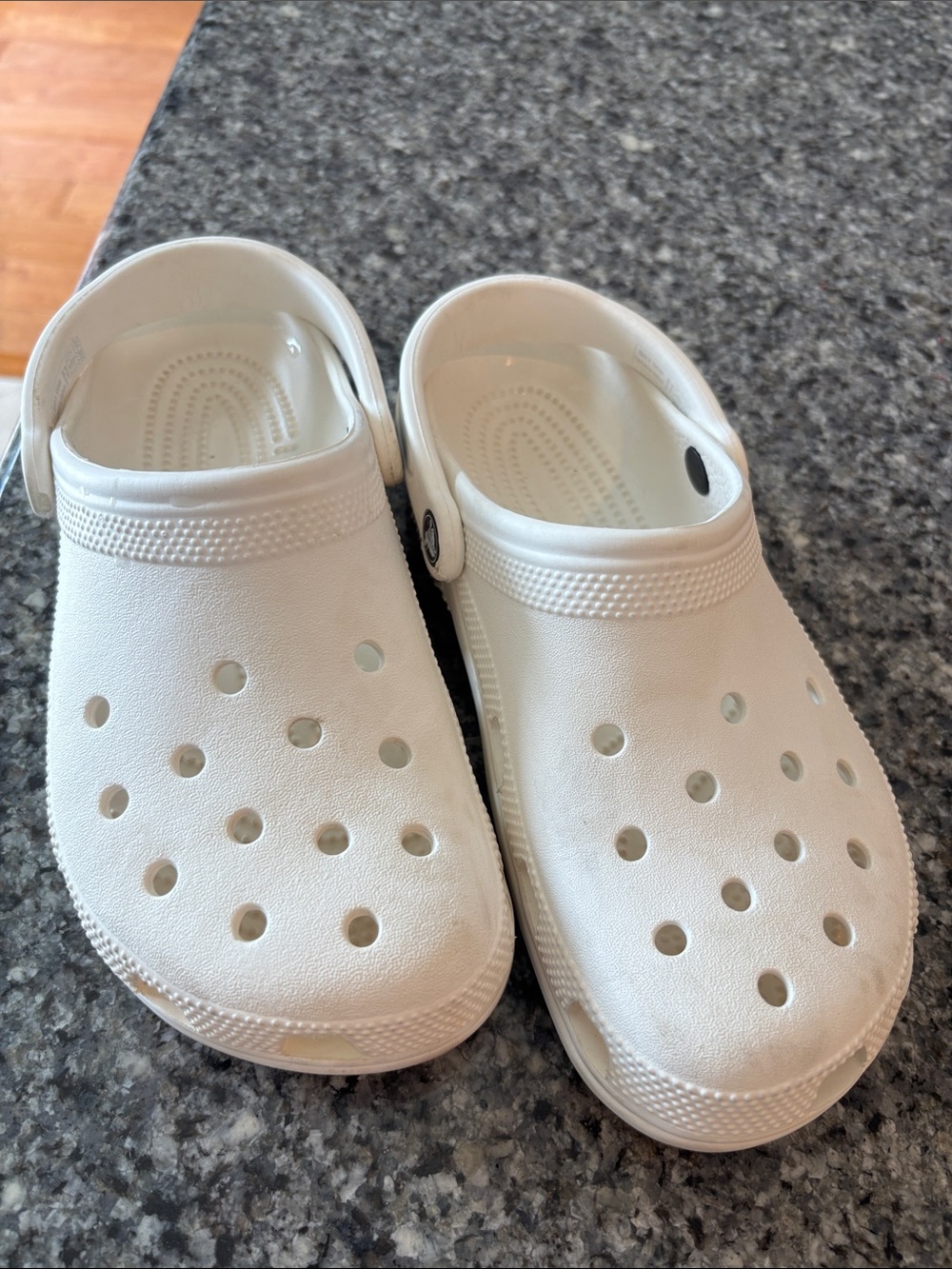 CROCS Classic White Unisex Foam Clogs